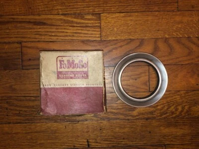 Nuevo de Lote Antiguo 1948-1969 Camión Ford 1 1/2 Tonelada B500-F500 Rueda Trasera Interior Aceite Grasa Sello Foto 1 de 2