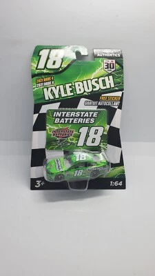 Toyota Camry W4 Kyle Busch #18 Interstate Nascar Authentics 2021 Foto 1 de 4