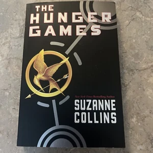 The Hunger Games Part 1 By Suzanne Collins - Picture 1 of 2