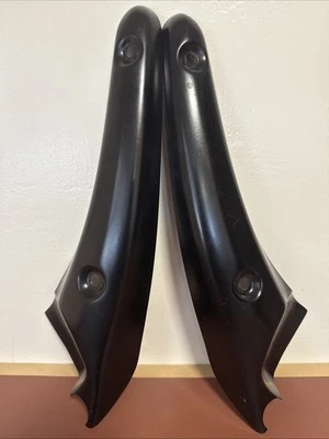 Комплект из 2 оригинальных задних крышек крыла Triumph Rocket III 2008-2017 ЧЕРНЫЕ - Изображение 1 из 4