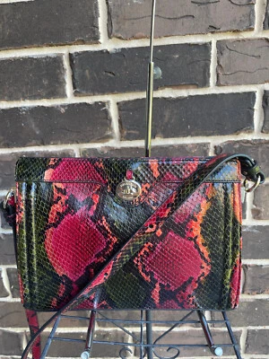  NUEVO CON ETIQUETAS $365 Bandolera Brahmin Alonna Garland Grove Serpiente Rojo Verde Negro Rosa Foto 1 de 4