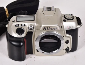 Nikon N60 analoge 35mm Spiegelreflexkamera nur Gehäuse - Bild 1 von 8