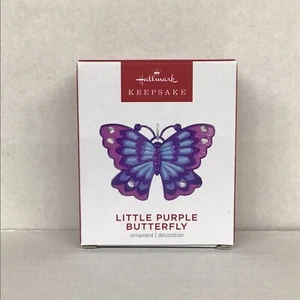 PEQUEÑA MARIPOSA PÚRPURA ~ MINIATURA ~ 2023 Adorno de recuerdo sello distintivo - Imagen 1 de 2