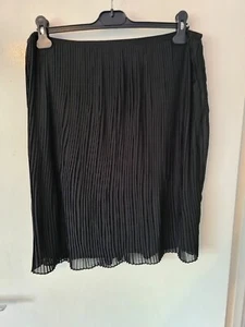 Ladies Size Medium Black Pleated Skirt - Picture 1 of 2