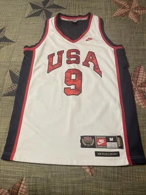 Camiseta deportiva Michael Jordan Nike 1984 Olympic USA Legends #9 blanca adulto mediana Foto 1 de 4
