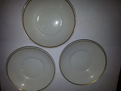 Tres platos de queso borde dorado Suise Langenthal 4" Foto 1 de 3