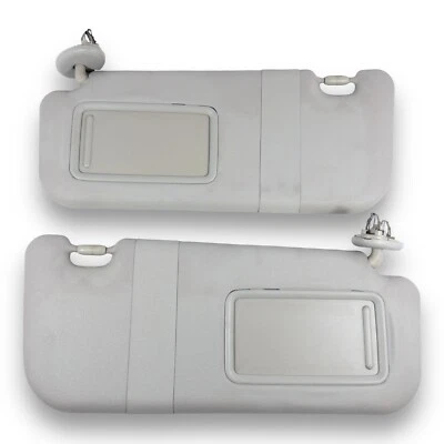 Juego de pares de parasoles gris vinilo Toyota Corolla/Vibe/Matrix 2009-2013 Foto 1 de 4