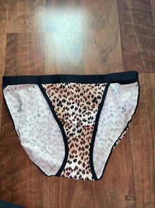 NWT VINTAGE VICTORIA’s SECRET ANIMAL PRINT RIO BRIEFS MEDIUM - Picture 1 of 3