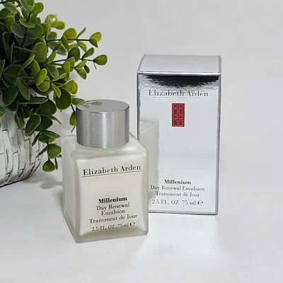 Crema facial con emulsión de renovación de día Elizabeth Arden Millenium 2,5 fl oz / 75 ml Foto 1 de 4