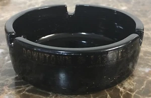 Cenicero vintage de vidrio negro con pepita dorada para bingo y salón en el centro de Las Vegas - Imagen 1 de 4