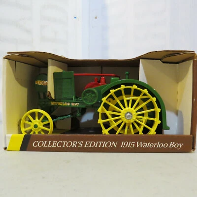 Ertl John Deere 1915 R Waterloo Boy Tractor Col Ed 1/16 JD-559-10DA-B6 - Image 1 of 4