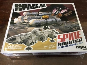MPC 1/48 Space:1999 Spine Booster for 22" Eagle Transporter - Picture 1 of 1