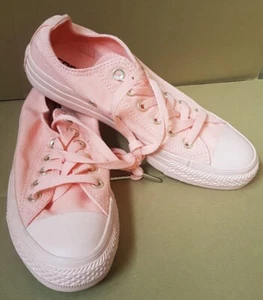 Converse Unisex Low Top Pink Trainers Sneakers Size UK 5, EUR 38 - Picture 1 of 4