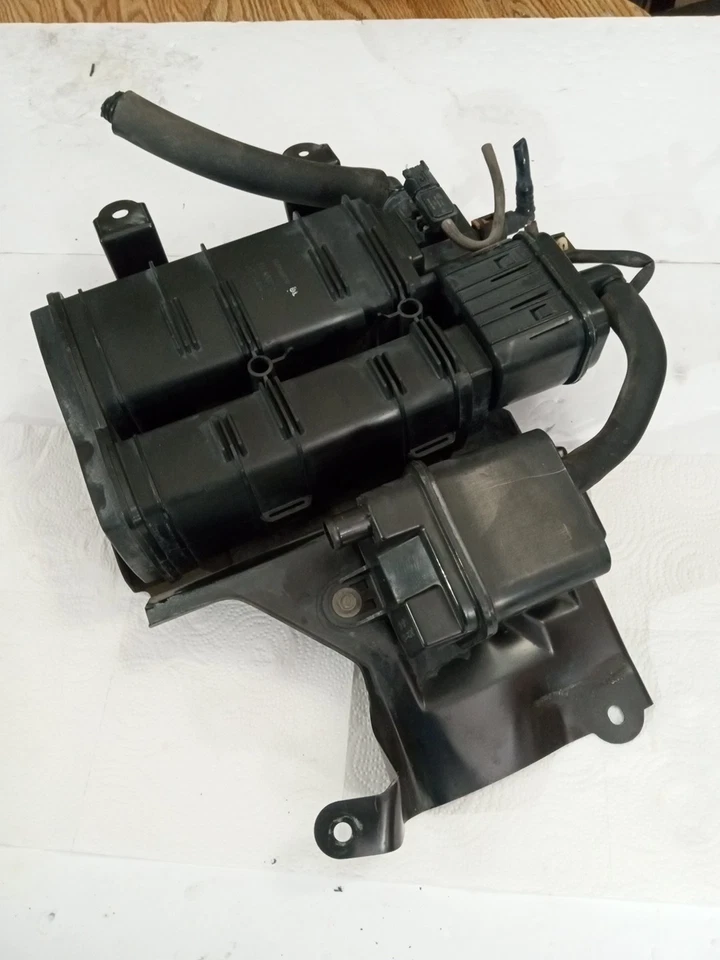 Honda Odyssey 2005-2010 bote de vapor de carbón con soporte 17011-SHJ-A01 OEM Foto 1 de 4