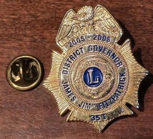 1⅜"Badge James Fitzpatrick Lions Club District Governor Hat Pin Vintage 2005-06 - Picture 1 of 3