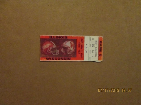 NCAA Illinois Wisconsin Vintage 1991 Team Logos Football Ticket Stub Cover