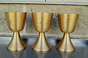 + Schönes älteres 3er Set Messing Kommunionbecher + 7" x 4" Durchmesser (CU662) Kelch Co. - Bild 1 von 6