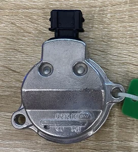 Camshaft Position CMP Iron Sensor With Bracket For 1992-1998 Audi Vehicles - Picture 1 of 6