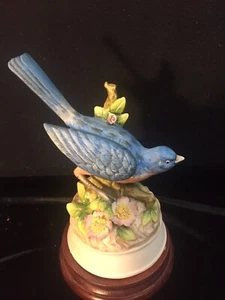 Andrea von Sadek BLAUER VOGEL FIGUR PORZELLAN Spieluhr spielt LOVE STORY #8767 - Bild 1 von 9