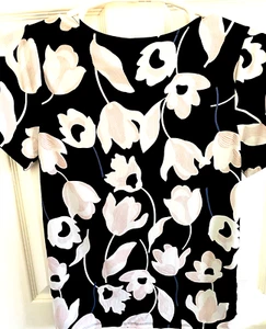 Ann Taylor Blouse Women M Black w/White Tulips Slit Sleeve Poly NWOT Free Ship - Picture 1 of 5