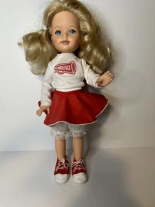 Vintage 1980er Tomy Kimberly Cheerleader Puppe mit Original Outfit 17 Zoll lang blond - Bild 1 von 6