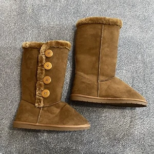 Forever Women's Brown Snow Winter Boots Size 8.5 Button Closure NWOT - Picture 1 of 9