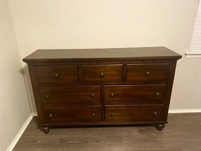 Solid Wood Dresser - Изображение 1 из 2