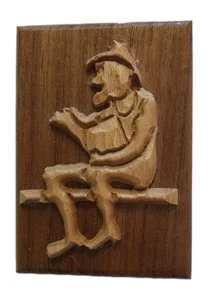 Hand-carved Wooden Wall Plaque. Jolly Swagman. New. Free Postage. (1) - Foto 1 di 4
