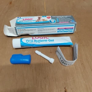 Logic Oral Hygiene Gel for Cats and Dogs, 70 g with Finger Toothbrush - OPEN BOX - Picture 1 of 6