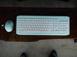 onn wireless keyboard with wireless matching mouse - Picture 1 of 8