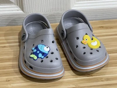 New Toddler Kids Boys Girls Garden Water Clogs Sandals Slip On Gray Shoes Size 5 - Image 1 of 4