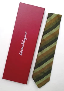 Salvatore Ferragamo Krawatte 100% Seide, Streifen Grüntöne mit Gold, neuwertig! - Bild 1 von 6