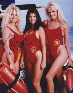 BAYWATCH firmado por PAMELA PAM ANDERSON color 8x10 con certificado de autenticidad TRÍO DE SALVAVIDAS SEXY - Imagen 1 de 1