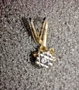 Ciondolo Vintage Tono Oro Fiore Diamante Chip Piccolo Delicato - Foto 1 di 4