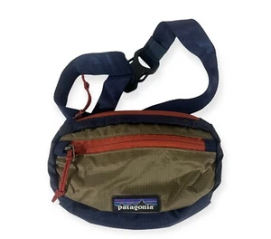Patagonia Lightweight Mini Hip Pack Fanny 1L Navy Blue Belt Hike Travel 49446 - Picture 1 of 5