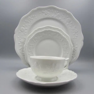 Ceralene Raynaud Limoges HAWTHORN - WHITE 5pc Place Setting - Picture 1 of 9