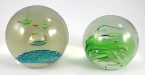 Lot of 2 Vintage Art Glass Paper Weight: Center Big Bubble and Birds & Dolphins - Picture 1 of 7