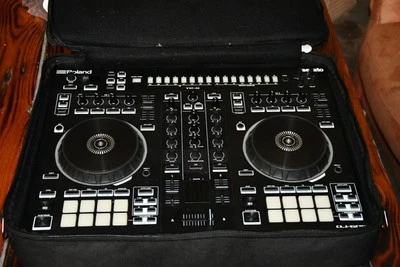Roland DJ-505 DJ-Controller mit Sequenzer & Serato DJ Pro - Bild 1 von 2