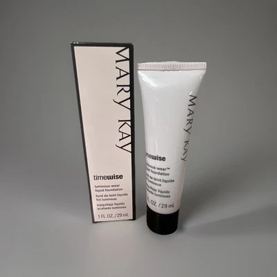 Mary Kay Timewise 1 Oz Luminous Wear Liquid Foundation Bronze 4 038717 - Image 1 of 4