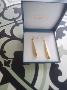 9ct gold earrings 2" long 3 .1 gms - Picture 1 of 3