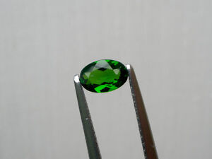 Chrome Diopside Green Oval Gem 6x4mm 