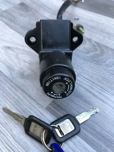 1995 Suzuki RF900 Ignition Barrel With 2 Keys RF 900 Rad - Picture 1 of 5