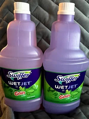 SWIFFER WET JET WITH GAIN FLOOR CLEANER 42.2 FL OZ - 2 BOTTLES BRAND NEW - Imagem 1 de 4