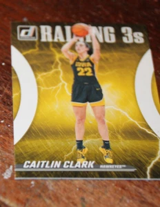 Carte Panini Donruss CAITLIN CLARK PLUIE années 3 n° R2 - Photo 1/1