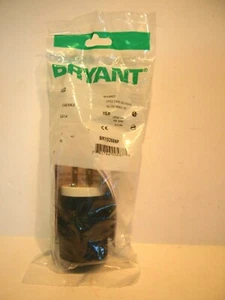 Bryant Hubbell BRY-5266NP 125V 15A 15AMP NEMA 5-15 2 Pole 3 Wire Ground Plug NEW - Picture 1 of 2