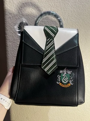 Mini mochila Slytherin Danielle Nicole Harry Potter Universal Studios nueva con etiquetas Foto 1 de 4