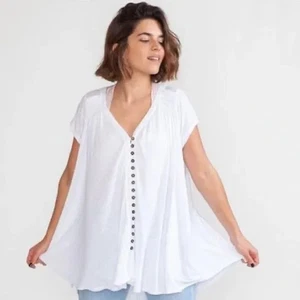 Free People Women's Highland Button-Front Tee in Ivory Size Small - Picture 1 of 9