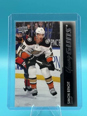 2021-22 Upper Deck Series 1 - Young Guns Simon Benoit #228 (RC) - Image 1 of 2