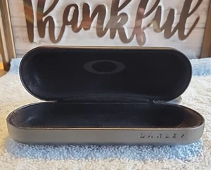 Authentic Black Oakley Hard Side Clamshell Eyeglasses / Sunglasses Case - Picture 1 of 4