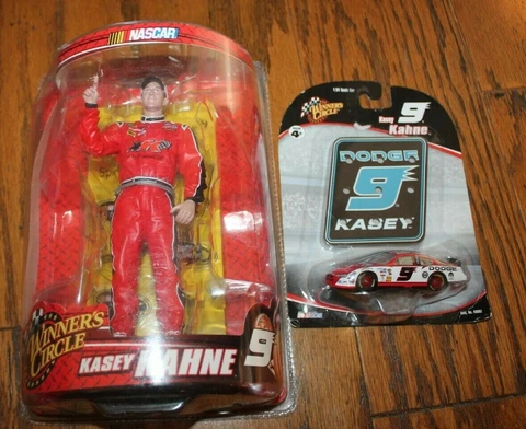 NASCAR Winners Circle Kasey Kahne #9 Figure 2008 New With 1:64 model car 47703 Cover